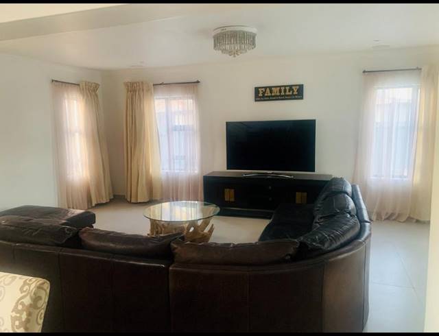 5 BEDROOM HOUSE FOR SALE IN SAVANNAH COUNTRY ESTATE